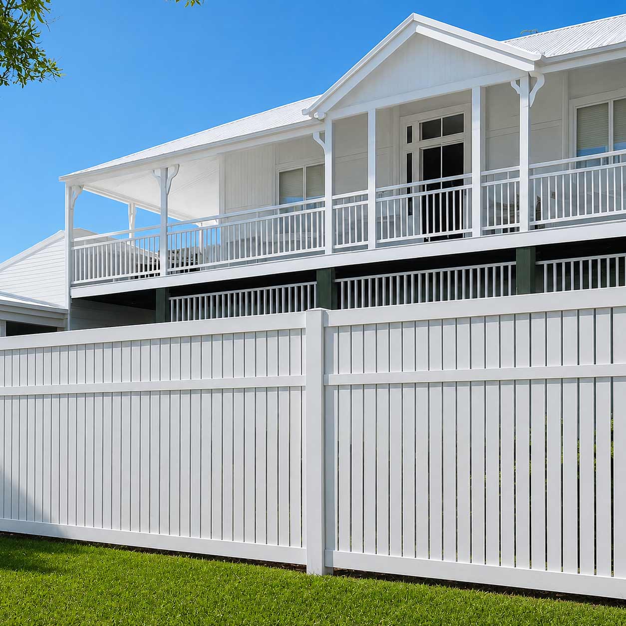 aluminium fence panels on brisbane home